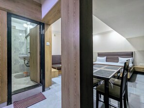 In-room dining - Hotel Shivneri (Bilaspur)