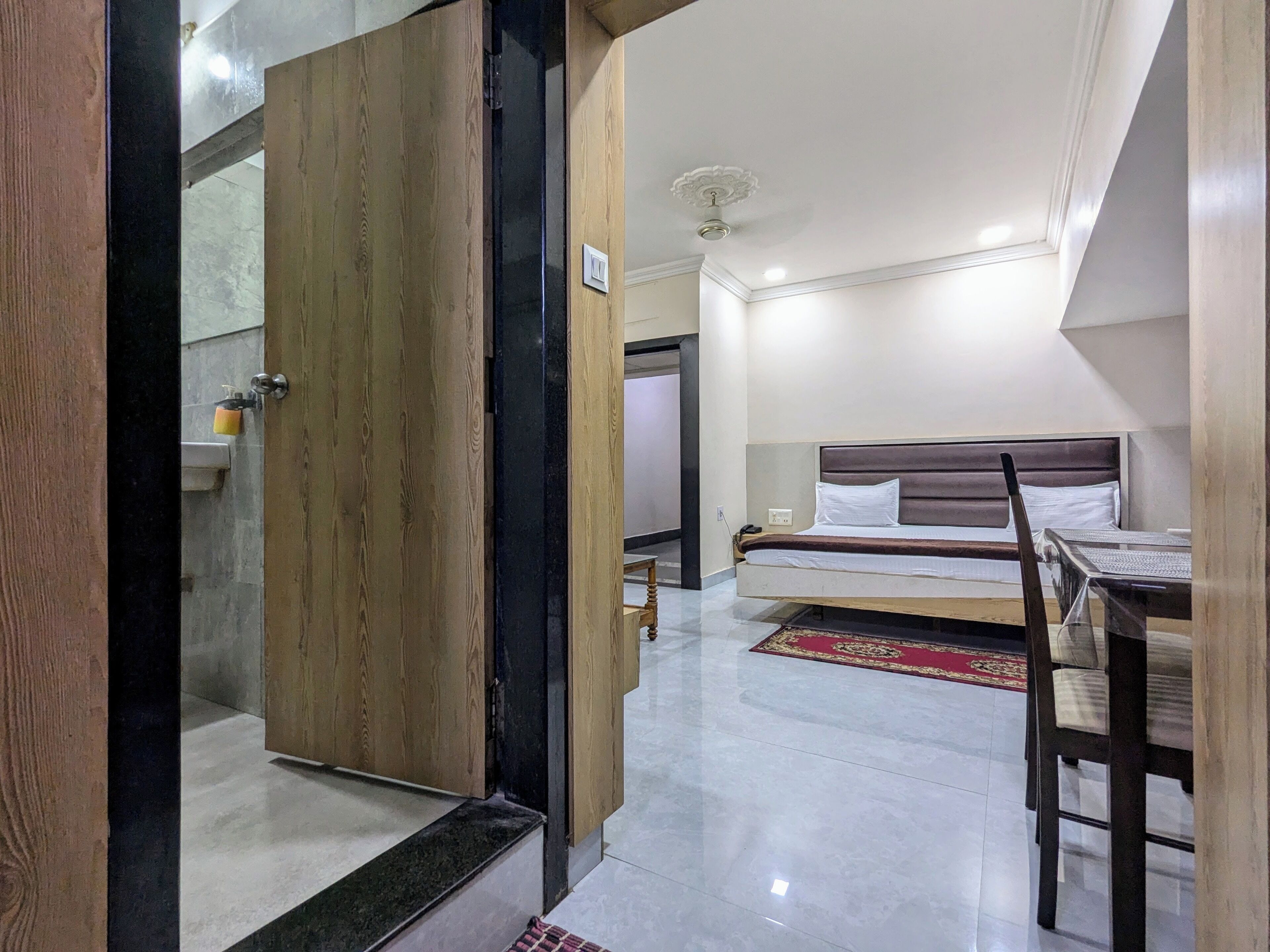 Quarto luxo, vista para a cidade | Camas Select Comfort, espaço de trabalho para notebook