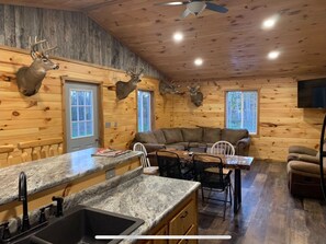 Smart TV - Yooper Outdoors 906 Cabin (Germfask)