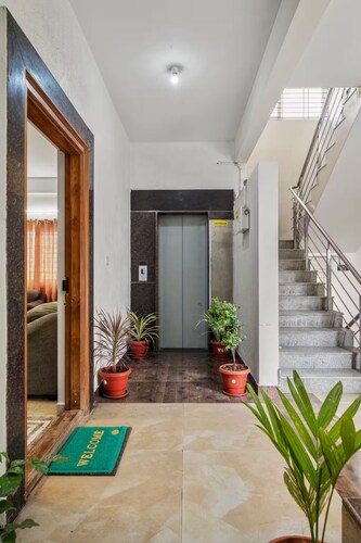 3-Bedroom penthouse in Koramangala with Jacuzzi, WiFi, AC and terrace garden 