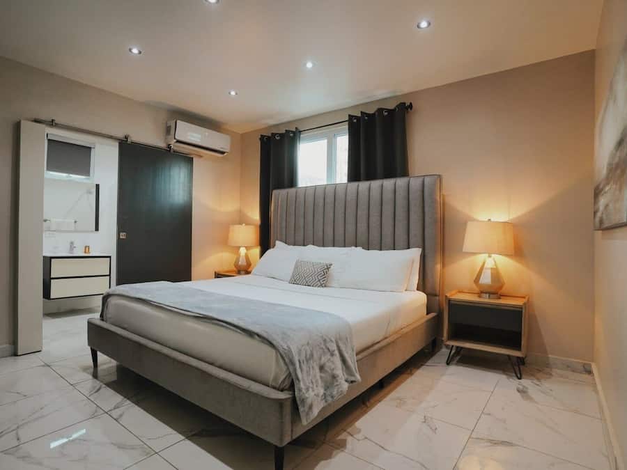 Apartemen, 3 kamar tidur | Seprai antialergi dan didekorasi berbeda-beda