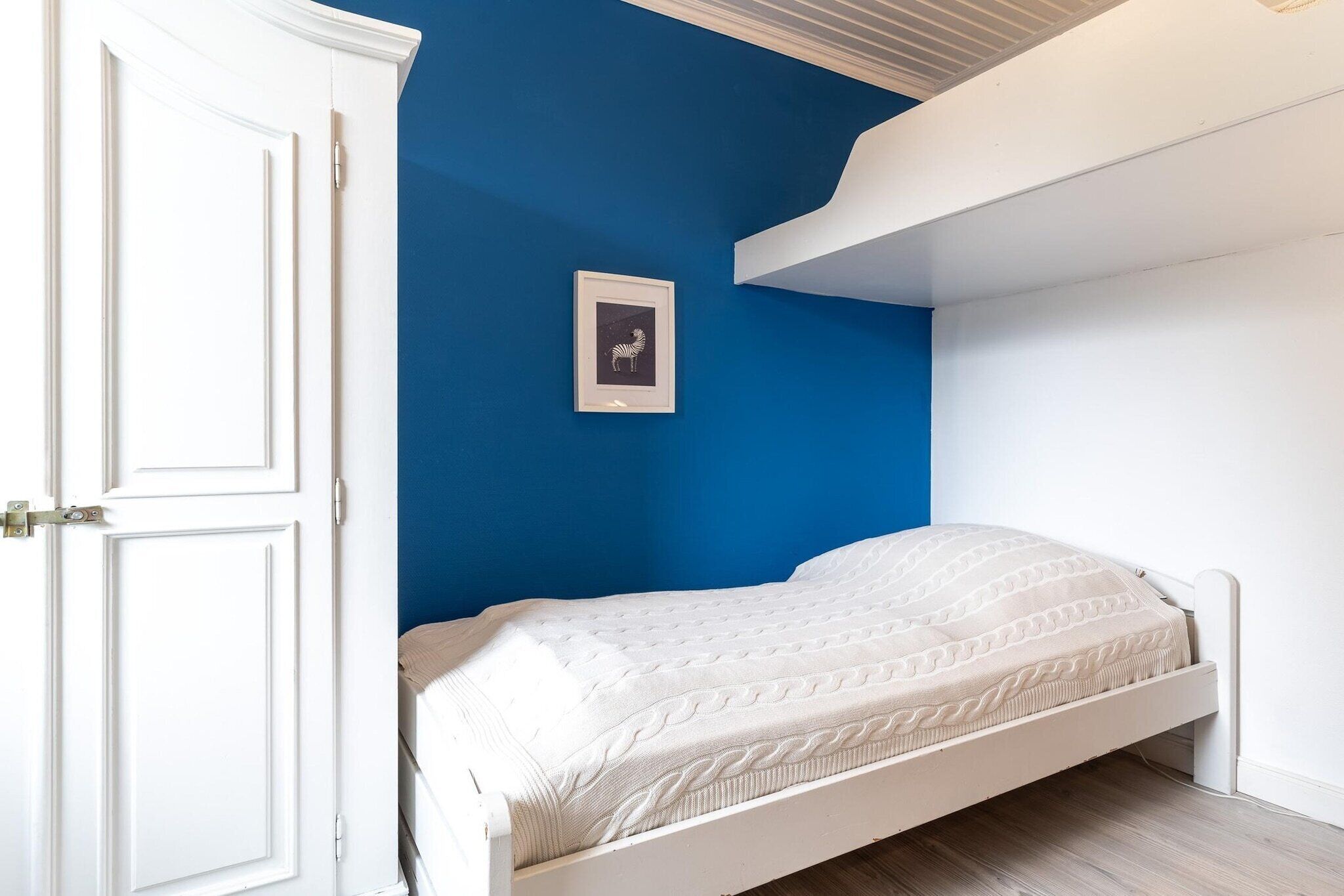 2 bedrooms, travel cot, free WiFi