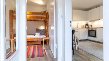 2 Schlafzimmer, Reisekinderbett, kostenloses WLAN