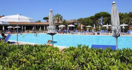 Villa in Cecina Mare nahe Sandstränden