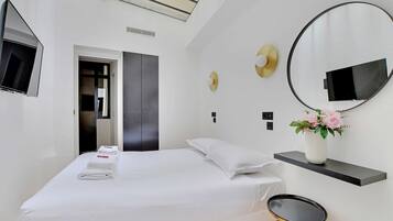 Apartment | 2 bedrooms, laptop workspace, iron/ironing board, bed sheets