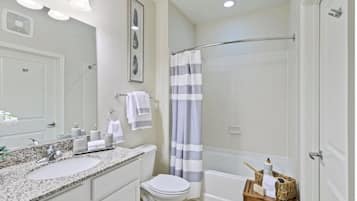 Standard Apartment | Bathroom | Free toiletries, hair dryer, towels, soap