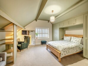 4 bedrooms, free WiFi, bed sheets