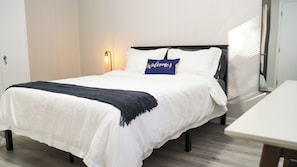 1 bedroom, desk, iron/ironing board, free WiFi
