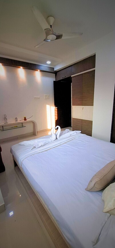Luxurious 2-Bedroom Apartment with Premium Amenities and Serene Surroundings 
