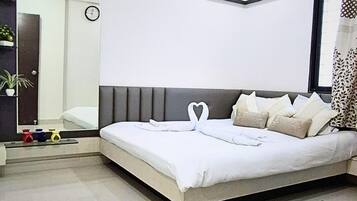 2 bedrooms, WiFi, bed sheets