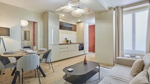 Apartment | Living area - Apartment in the Center of Paris/montmartre (Paris)