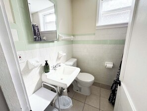 Hair dryer - Greenfield Gem, Free On-street Parking (Pittsburgh)