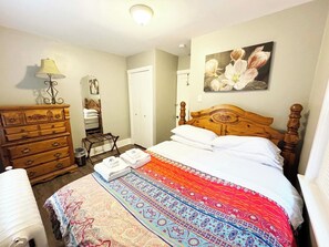 2 habitaciones, tabla de planchar con plancha, wifi y ropa de cama 