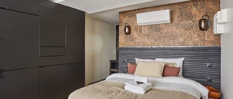 Apartamento | Espaço de trabalho para notebook, ferros/tábuas de passar roupa