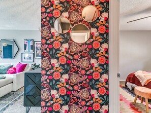 3 bedrooms, desk, travel crib, WiFi