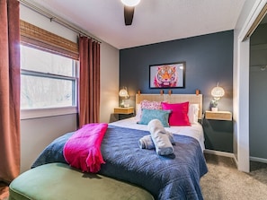 2 Schlafzimmer, Schreibtisch, Reisekinderbett, WLAN