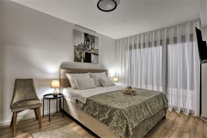 5 bedrooms, iron/ironing board, travel cot, free WiFi - Villa Frantin - Heated Pool, Jacuzzi, Sauna, BBQ, Activites (Privlaka)