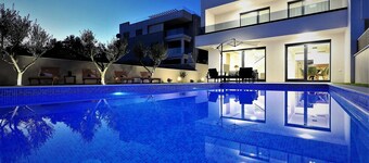 Villa Frantin - Heated Pool, Jacuzzi, Sauna, BBQ, Activites