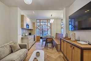 Apartment | Living area - Sublime Air-conditioned Apartment Center of Paris (Paris)
