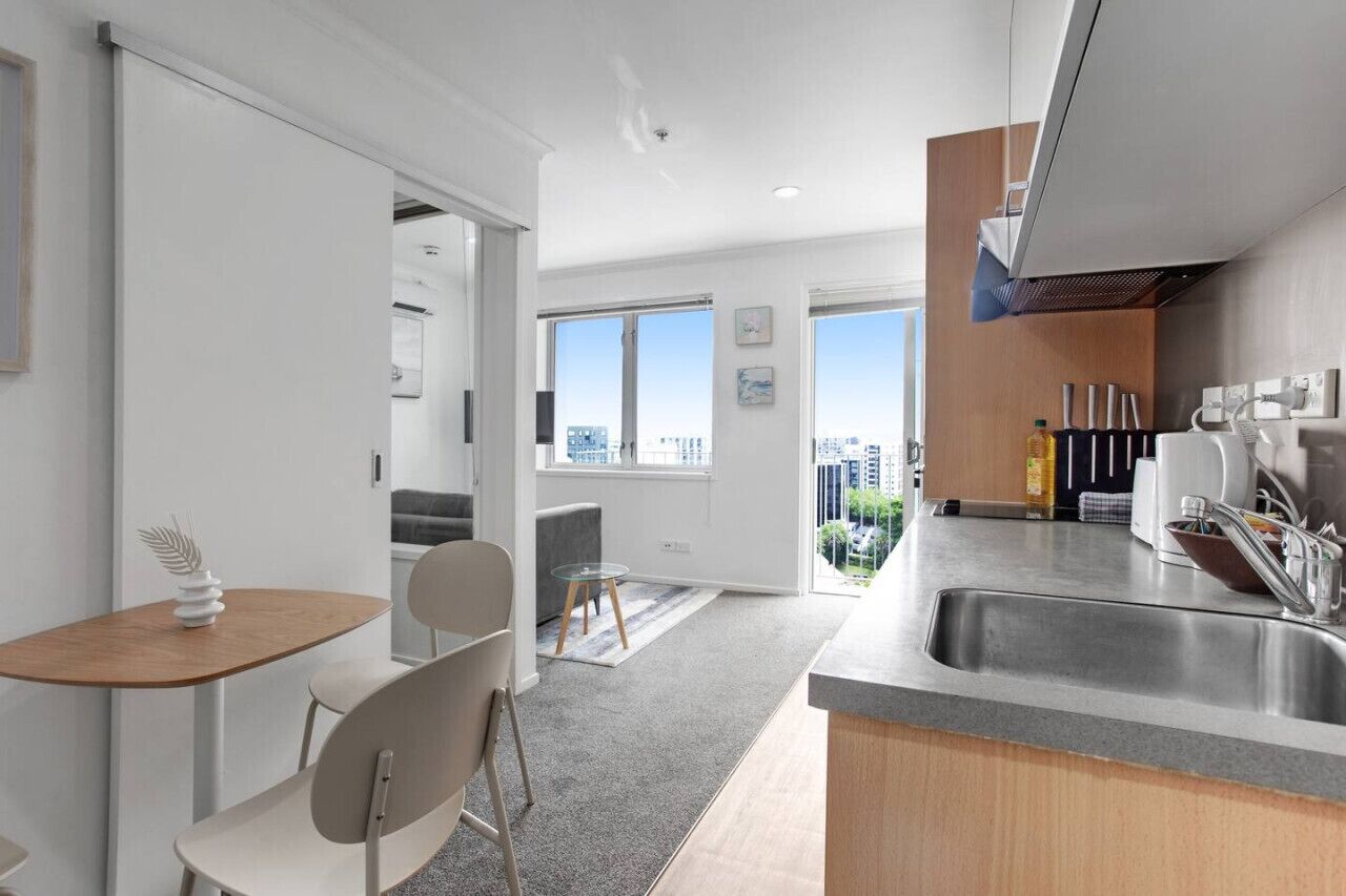 المنشأة من الداخل