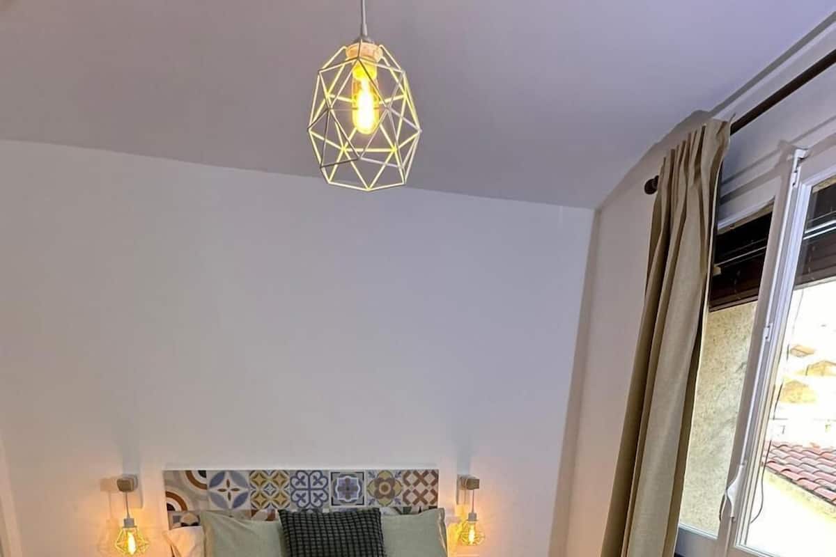 Sant Jeroni | Skrivebord og wi-fi (inkludert)