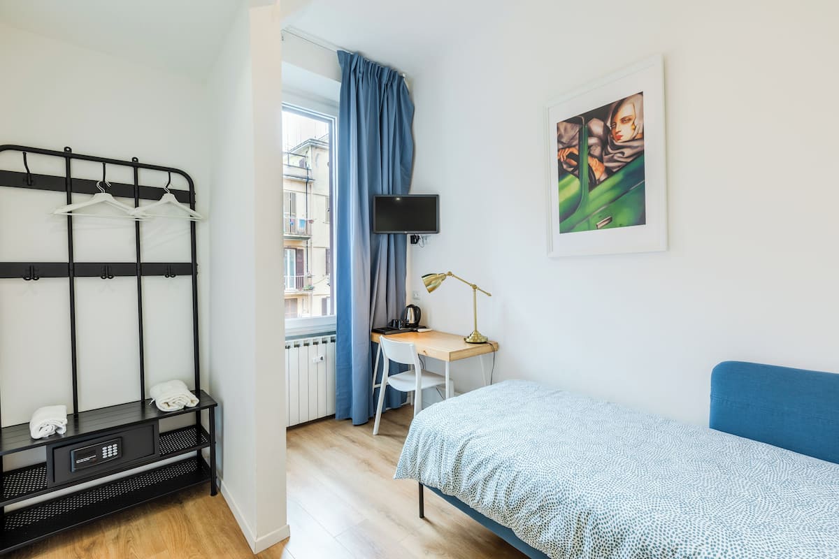 SINGLE ROOM | Luxe beddengoed, pillowtop-bedden, een kluis op de kamer