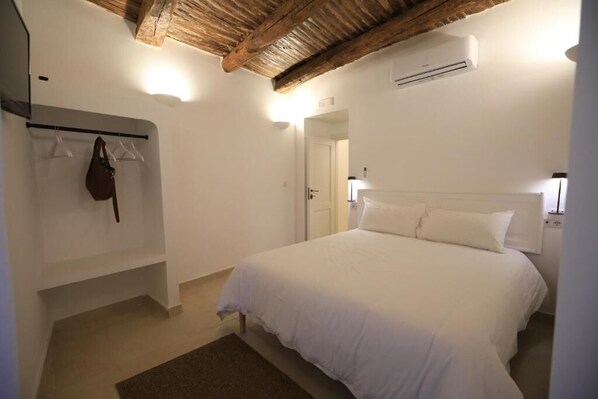 1 chambre, lit parapluie, Wi-Fi gratuit, draps fournis