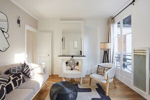 Apartment | Living area - Sublime Apartment Beaubourg/le Marais (Paris)