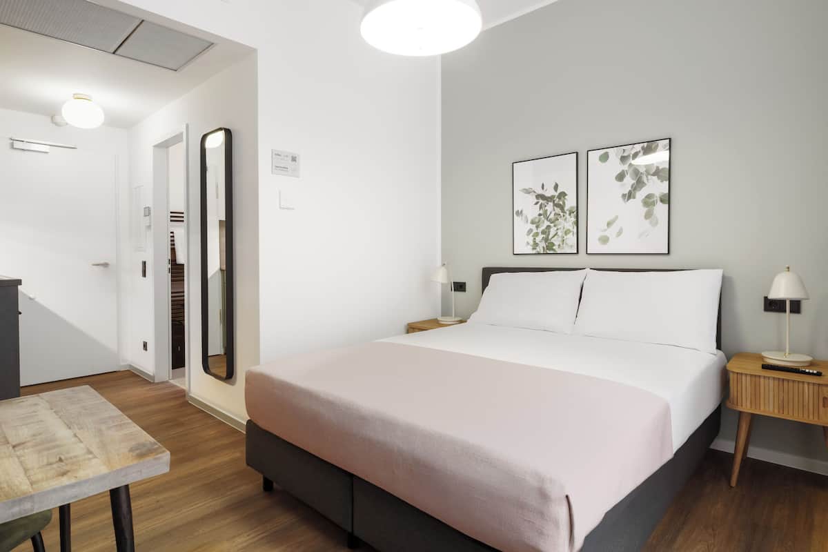 Economy Suite | 1 bedroom, individually decorated, individually furnished, desk