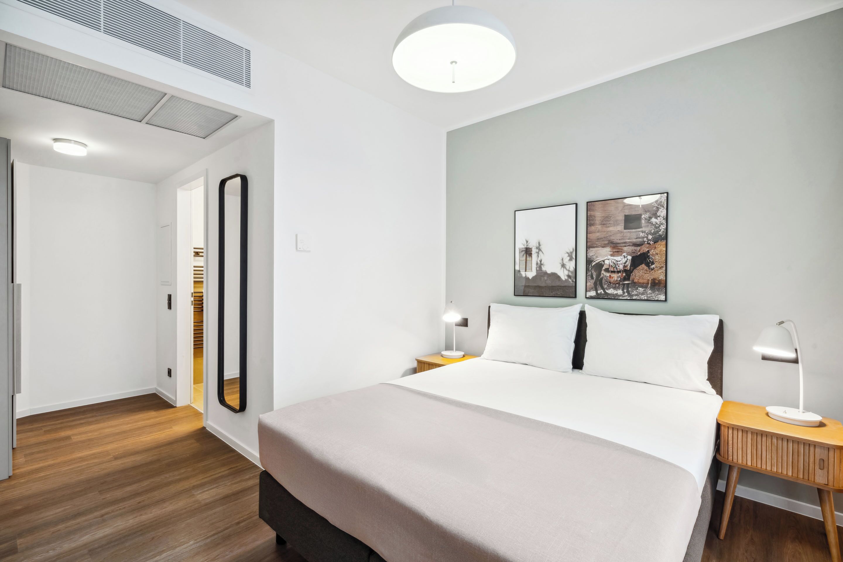 Comfort-Suite, 1 Queen-Bett und Schlafsofa, Terrasse | 1 Schlafzimmer, individuell dekoriert, individuell eingerichtet