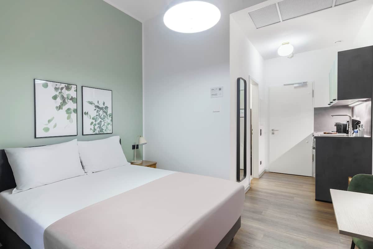 Suite with Terrace | 1 bedroom, individually decorated, individually furnished, desk