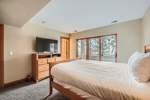 3 bedrooms, free WiFi, bed sheets