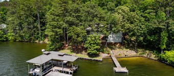 The retreat at Bay Pine Point, convenient to EVERYTHING Lake Martin and Auburn!