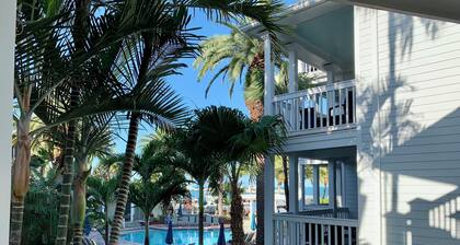 Waterfront Resort, RWO Championship Boat Races, Old Town, Swimming Pool, Hot Tub