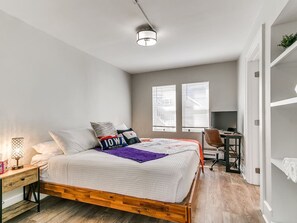 1 bedroom, desk, iron/ironing board, WiFi