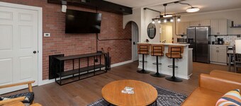 Modern Loft in Valley Junction!