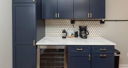 Modern Loft in Valley Junction!