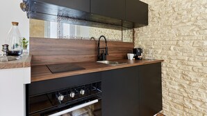 Ảnh chưa phân loại, 5 trong số 16 ảnh, nút