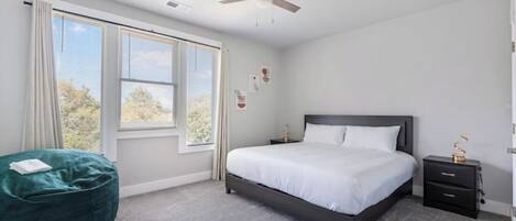 3 makuuhuonetta, silitysrauta/-lauta, Wi-Fi, vuodevaatteet