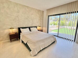 3 室のベッドルーム、アイロン / アイロン台、WiFi、ベッドシーツ
