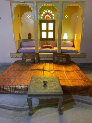 1 bedroom, desk, iron/ironing board, free WiFi - A heritage room in udaipur overlooing the city palace  (Udaipur)