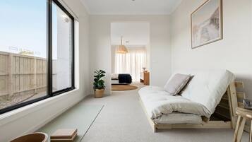 5 bedrooms, iron/ironing board, travel crib, internet