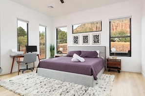 4 habitaciones, escritorio y tabla de planchar con plancha 