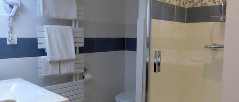 Classic Studio, Garden View | Bathroom