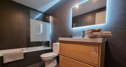 QEhome · Free EV Parking · 50min Barcelona · Near Montserrat
