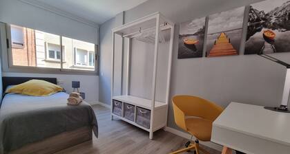 QEhome, comfort and parking in the center of Manresa
