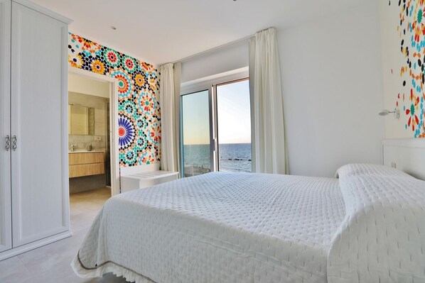 1 bedroom, in-room safe, desk, travel cot - DOMO 102 - Deluxe Junior Suite with sea view (Vignola Mare)