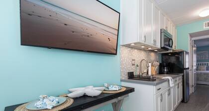 Cozy 1BR condo North Wildwood with WiFi, AC, 1.5 blk to beach, Boardwalk, Moreys