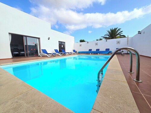 Casa Georgiana 4 bedroomed villa with private heated pool central Playa Blanca