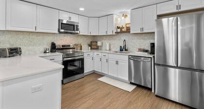 Charming & Newly Renovated Apartment